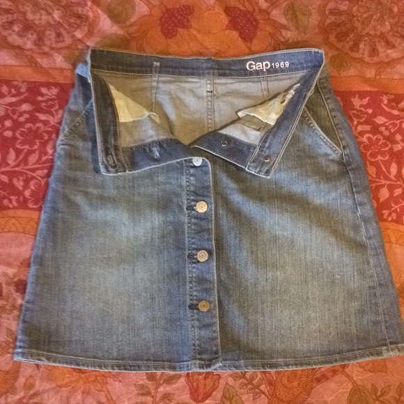 Gap 1969 Denim Button Skirt- Size 26/6 (NWOT) - Picture 4 of 7